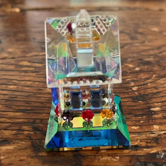 Iris Arc Crystal - Colourful Cottage Gingerbread House - Picture 3 of 5